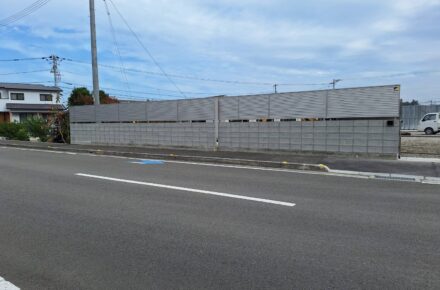 道路向い