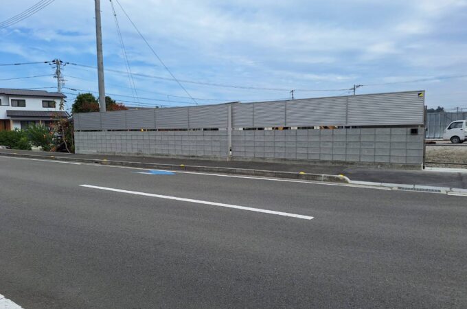 道路向い